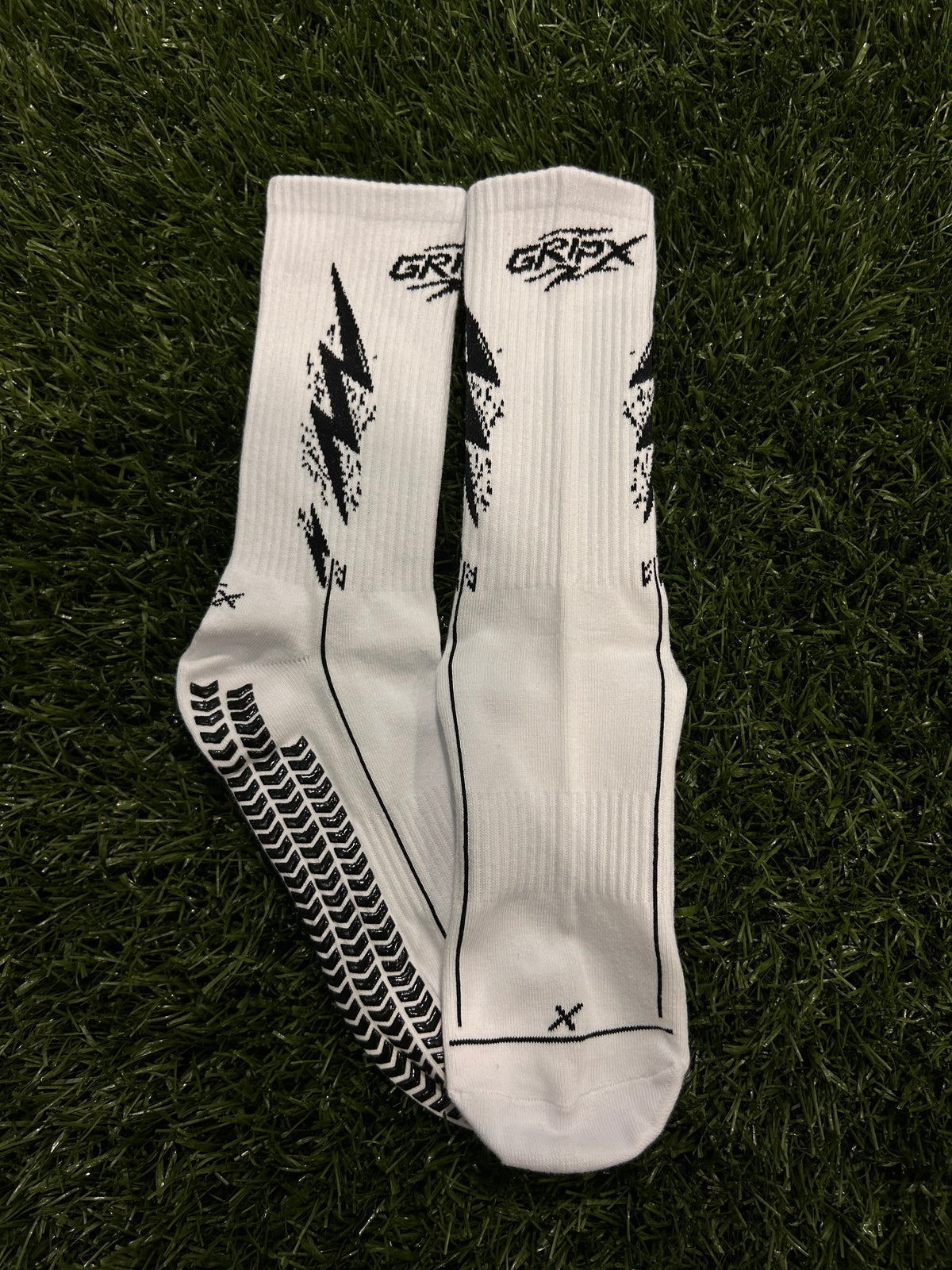 GRIPX FROST ❄️ — White & Black Grip Socks whit GRIPX BELIEVE — Mini Shin Guards 🛡️